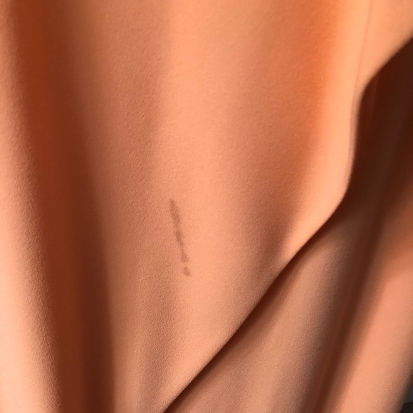 Beautiful peach long gown with straps and a ruffle - Picture 5 of 9